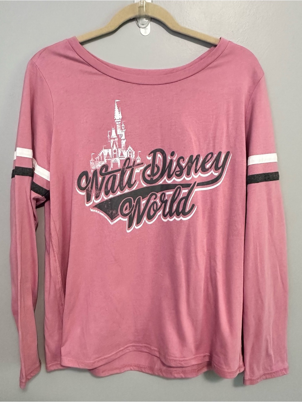 Disney Walt Disney World Women’s Pink Long Sleeve Graphic Tee Castle XL